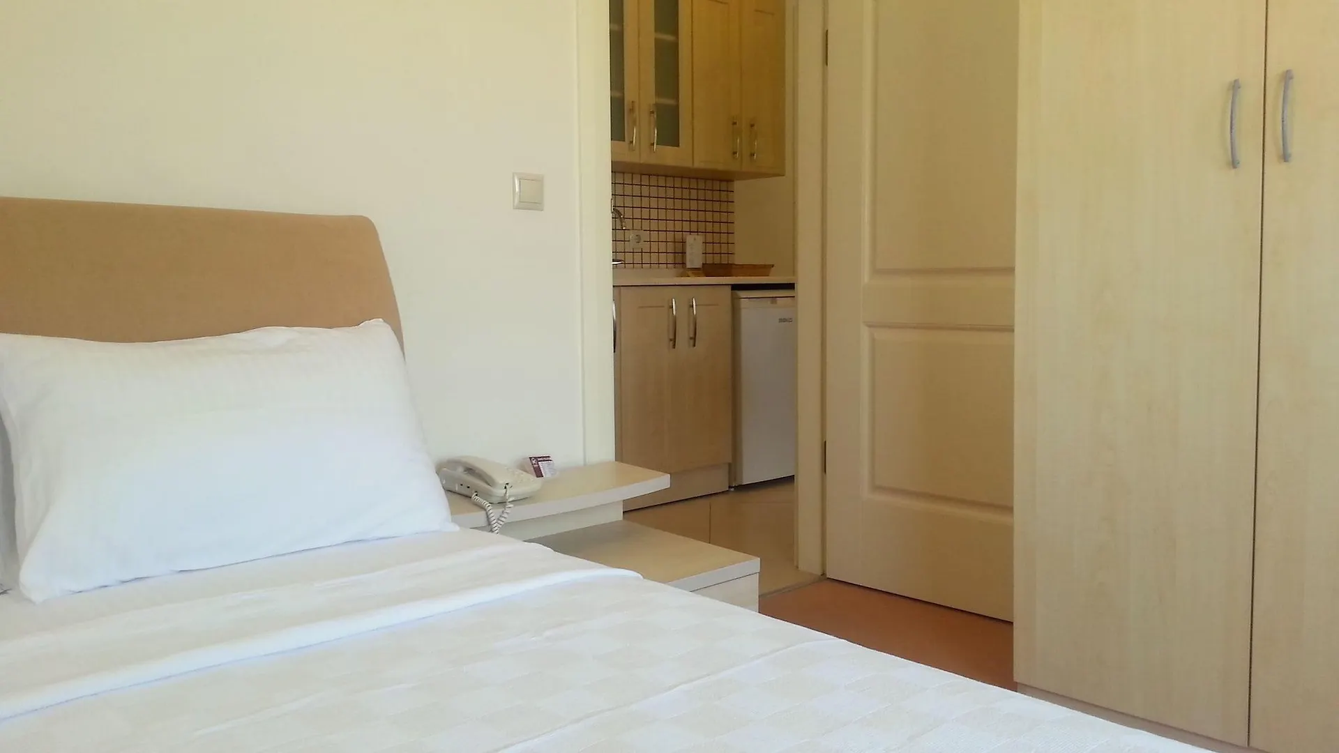 Kamer Exclusive Hotel & Suites Cesme 3*,